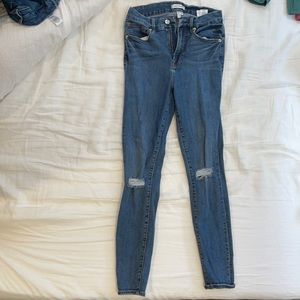 Good American Good Legs Jeans / Size 6/28